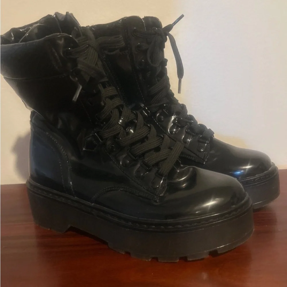 Circus by Sam Edelman Black Platform Combat Boots 6M - Picture 1 of 6